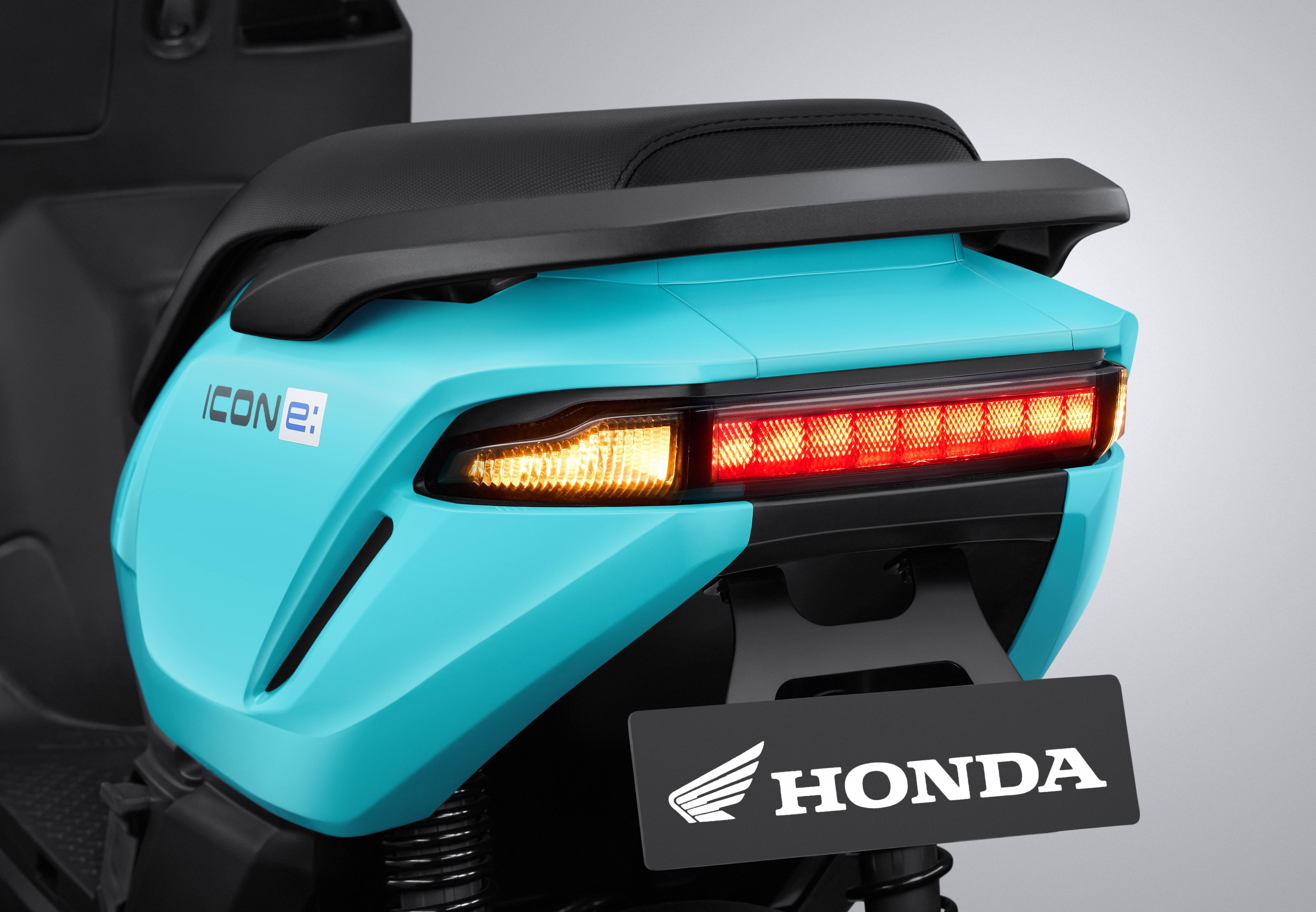 LED Tail Light pada ICON e: