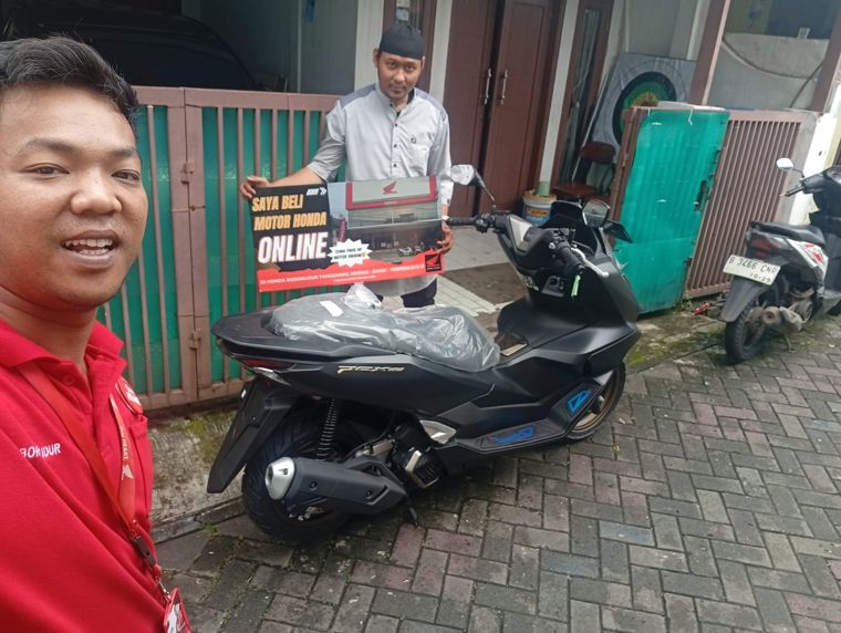 Pelanggan Honda Borobudur beli motor online, diantar ke rumah