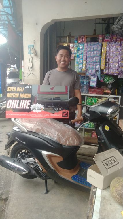 Pelanggan Honda Borobudur beli motor online, diantar ke rumah