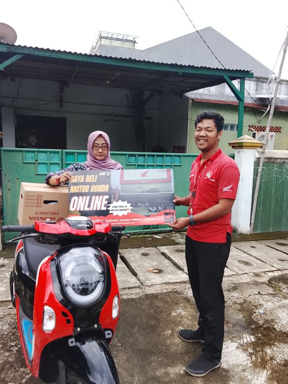 Pelanggan Honda Borobudur beli motor online, diantar ke rumah