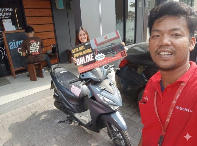 Pelanggan Honda Borobudur beli motor online, diantar ke rumah